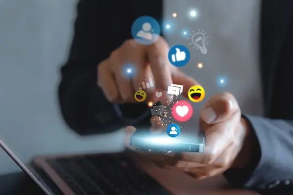 social content laptop